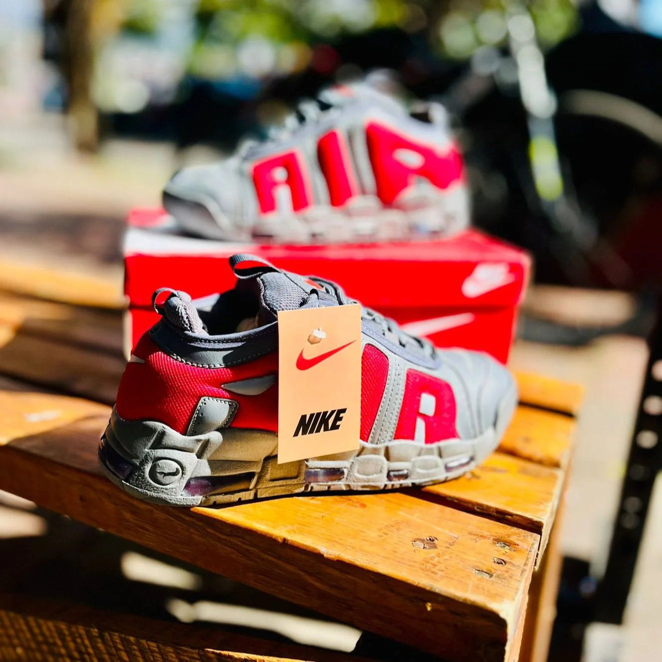 TENIS NK AIR MORE + PAR DE MEDIAS + EBOOK ELECTRÓNICO + OBSEQUIOS